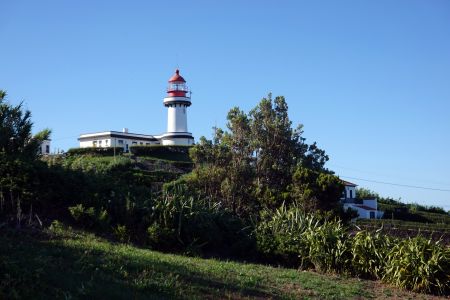 Na maják Farol da Ponta do Topo se bohužel vylézt nedá.
